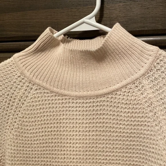 Top - Picture 4 of 8